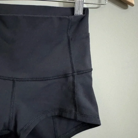 lululemon athletica Black High-Waisted Women’s Shorts size 6 - Picture 5 of 8